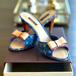 EUC LOUIS VUITTON Grenadine Blue Denim Leather Open Toe Mule